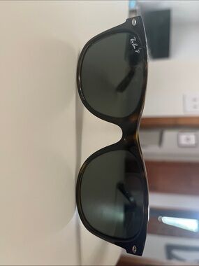 Ray-Ban Tortoiseshell Sunglasses with Dark Green Lenses. PERFECT CONDITION.